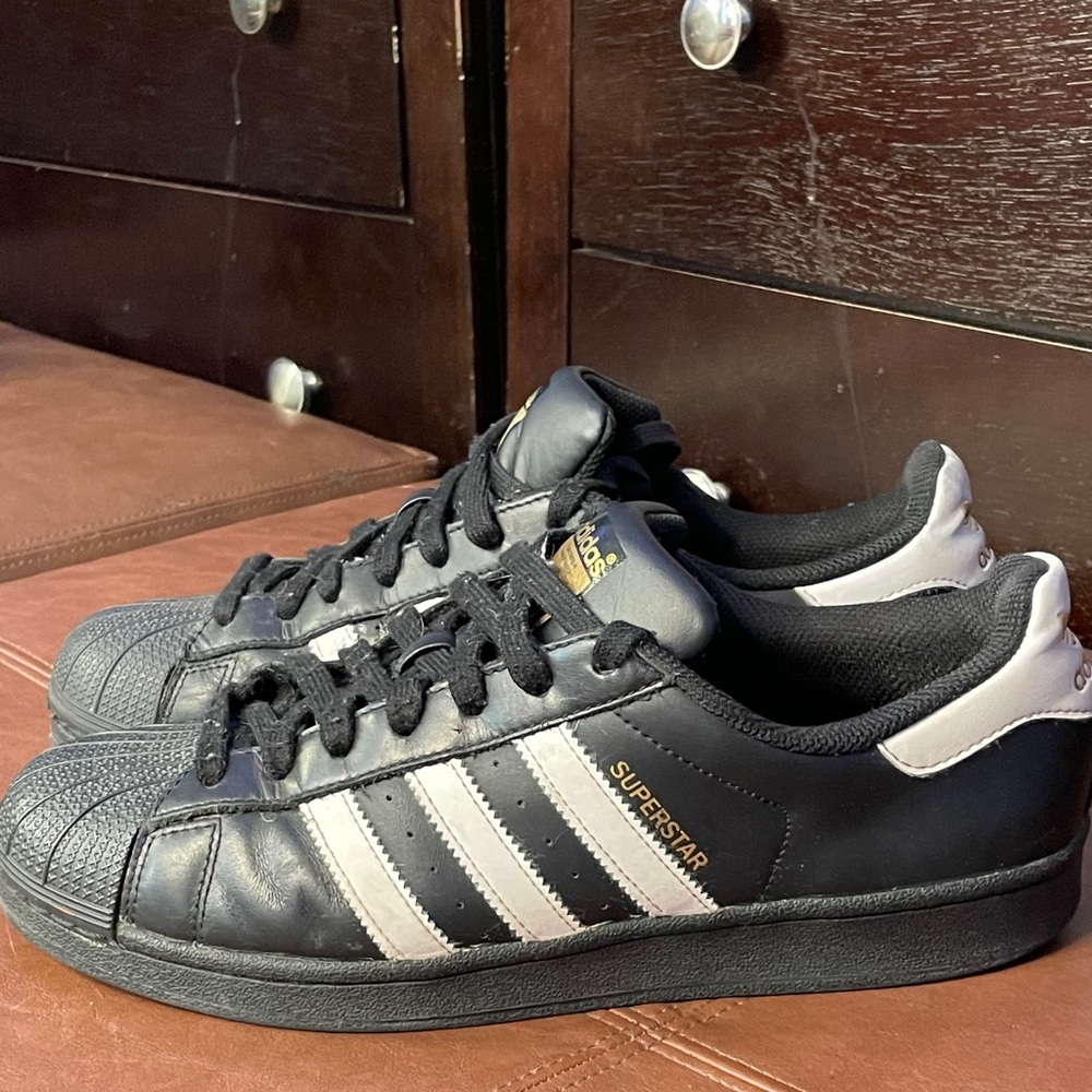 Adidas Shell-Toe Sneaker - Picture 4 of 8